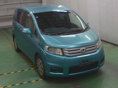 HONDA FREED SPIKE
