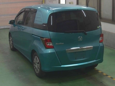 HONDA FREED SPIKE