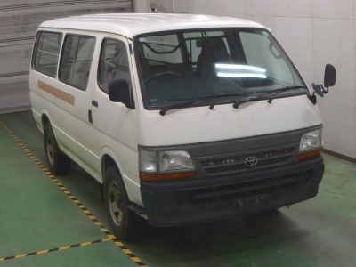 TOYOTA HIACE VAN