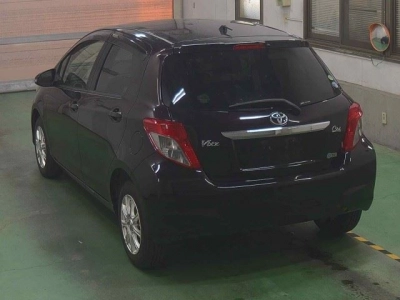 TOYOTA VITZ