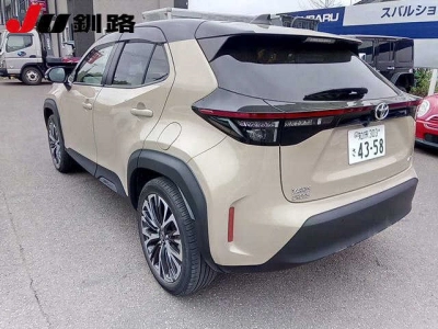TOYOTA YARIS CROSS