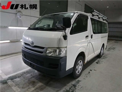 TOYOTA REGIUS VAN
