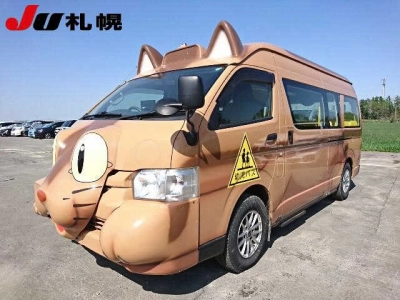 TOYOTA HIACE COMMUTER