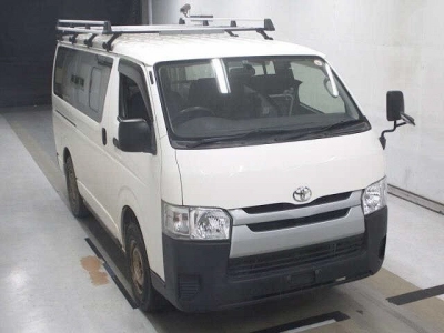 TOYOTA REGIUS VAN