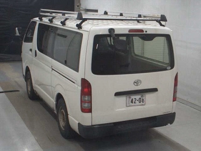 TOYOTA REGIUS VAN
