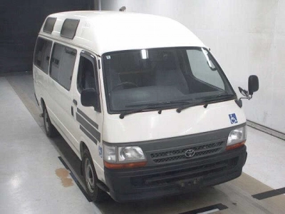 TOYOTA HIACE VAN