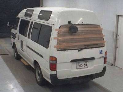 TOYOTA HIACE VAN