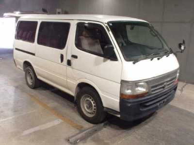 TOYOTA HIACE