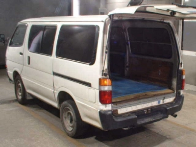 TOYOTA HIACE