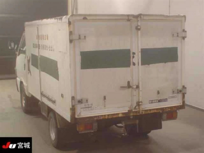 MAZDA BONGO BRAWNY TRUCK