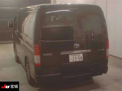 TOYOTA HIACE VAN