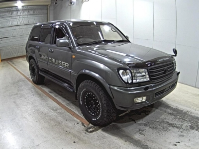 TOYOTA LAND CRUISER 100