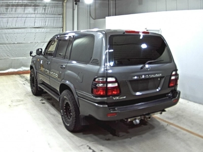 TOYOTA LAND CRUISER 100