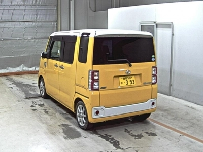 DAIHATSU WAKE