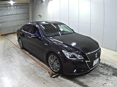 TOYOTA CROWN HYBRID