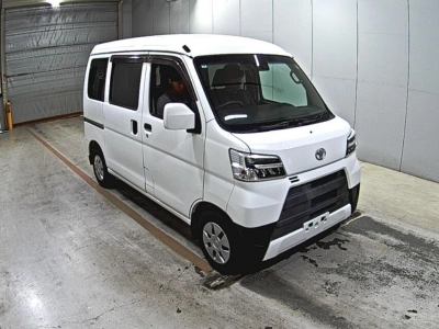 TOYOTA PIXIS VAN