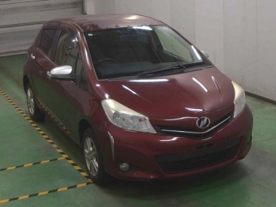 TOYOTA VITZ