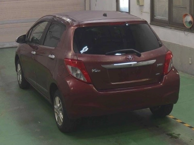 TOYOTA VITZ