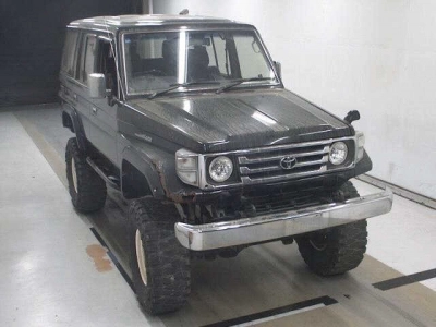 TOYOTA LAND CRUISER 70