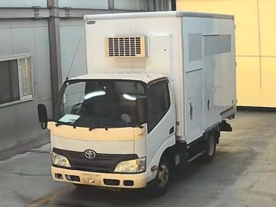 TOYOTA DYNA