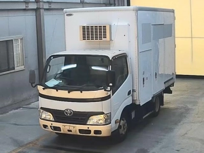 TOYOTA DYNA