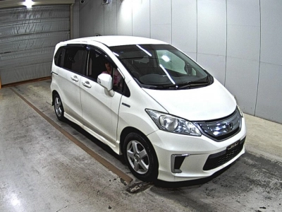 HONDA FREED HYBRID