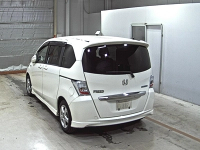 HONDA FREED HYBRID
