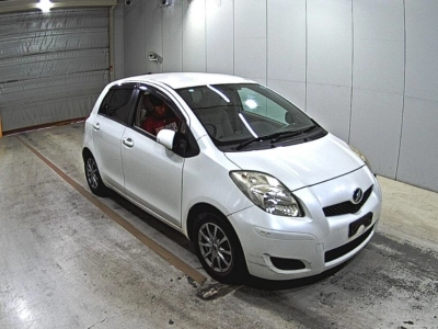 TOYOTA VITZ