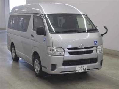 TOYOTA HIACE VAN