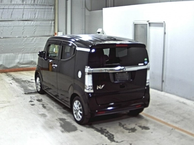 HONDA N-BOX SLASH