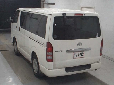 TOYOTA HIACE VAN