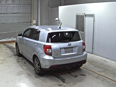 TOYOTA IST