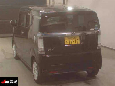 HONDA N-BOX SLASH