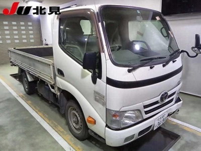 TOYOTA DYNA