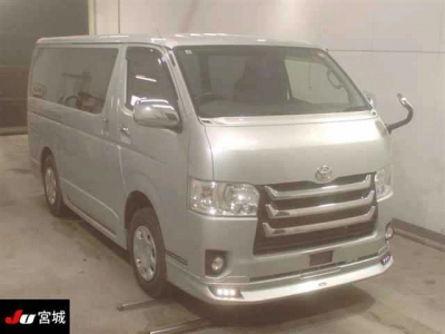 TOYOTA HIACE VAN