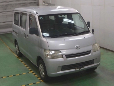 TOYOTA TOWN ACE VAN