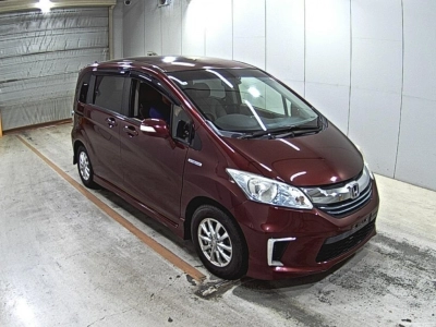 HONDA FREED HYBRID
