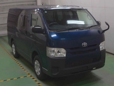 TOYOTA REGIUS VAN