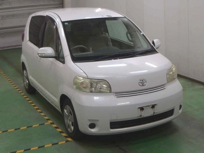 TOYOTA PORTE