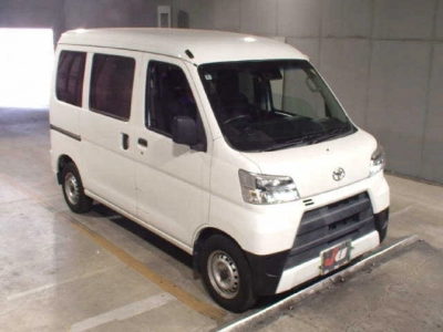 TOYOTA PIXIS VAN