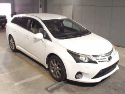 TOYOTA AVENSIS