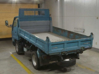 TOYOTA DYNA