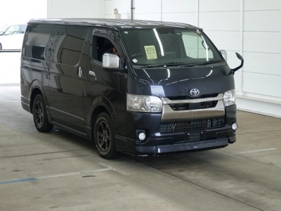TOYOTA HIACE