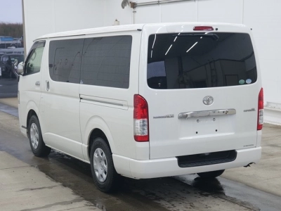 TOYOTA REGIUS ACE