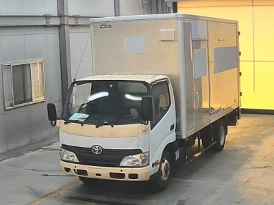 TOYOTA DYNA