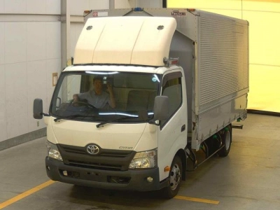 TOYOTA DYNA