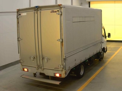 TOYOTA DYNA