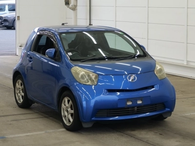 TOYOTA IQ