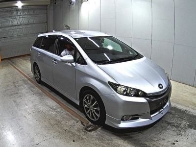 TOYOTA WISH