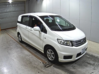 HONDA FREED SPIKE